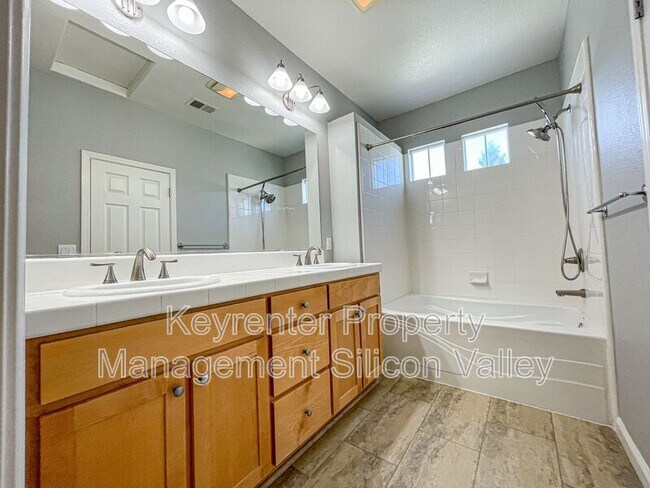 Building Photo - 679 Montara Terrace