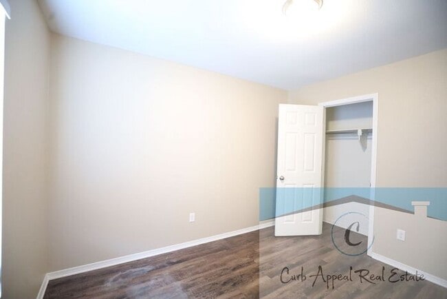 Building Photo - Move in special $800!! Beautiful 3 bed / 2 bath home - Nettleton!!