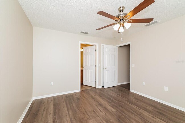 Building Photo - 15 Sawfish Ln