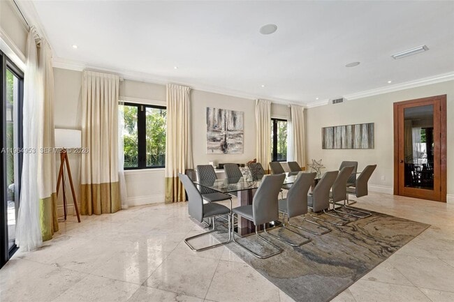 Building Photo - 2715 Cordova St