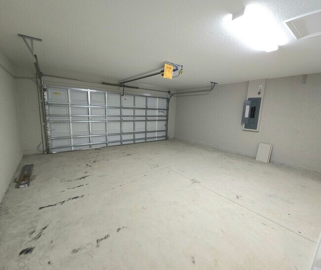 Building Photo - 9356 N Jackson Way