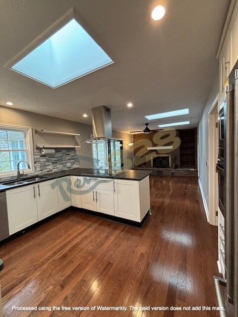 Building Photo - 201 Camellia Way