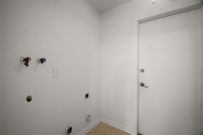 Building Photo - 14884 SW 35th Cir