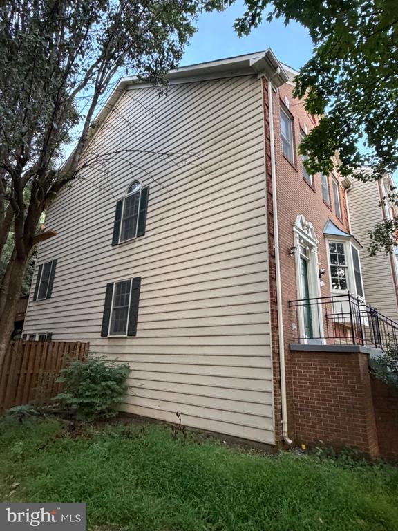 Building Photo - 4009 Dogberry Ln