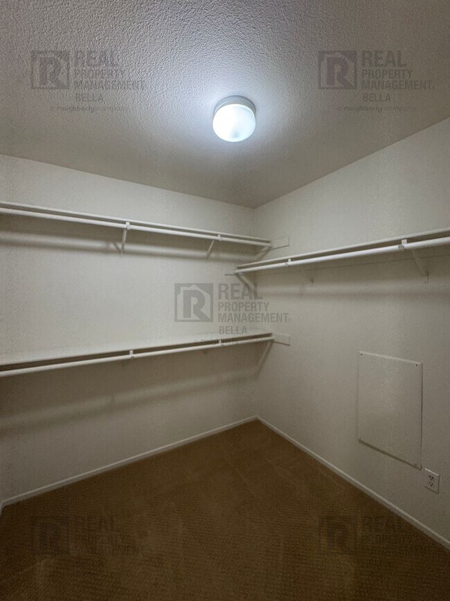Building Photo - 756 Conlon Dr