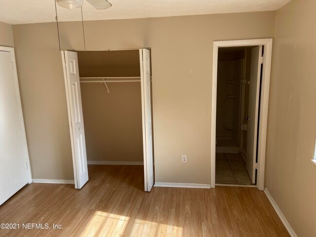 Building Photo - 1950 Paine Ave