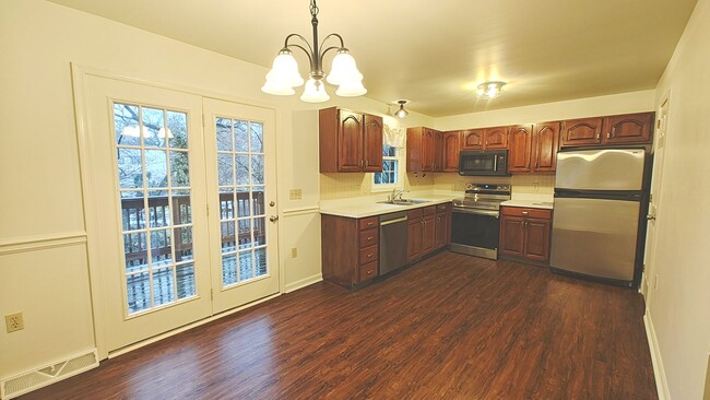 Building Photo - Ephrata Townhome 3 bed 1.5 bath