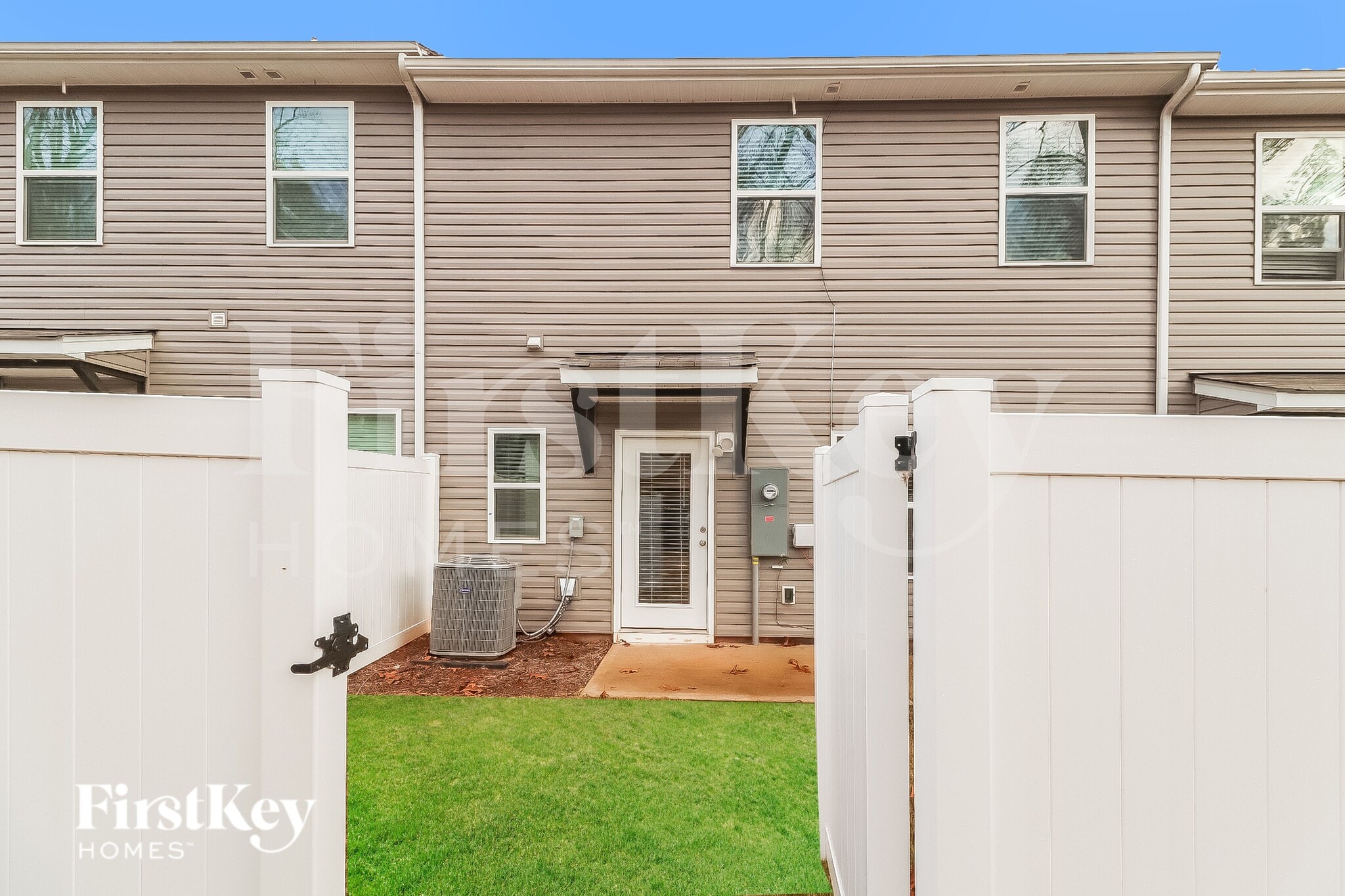 Building Photo - 2041 Cypress Village Dr NW