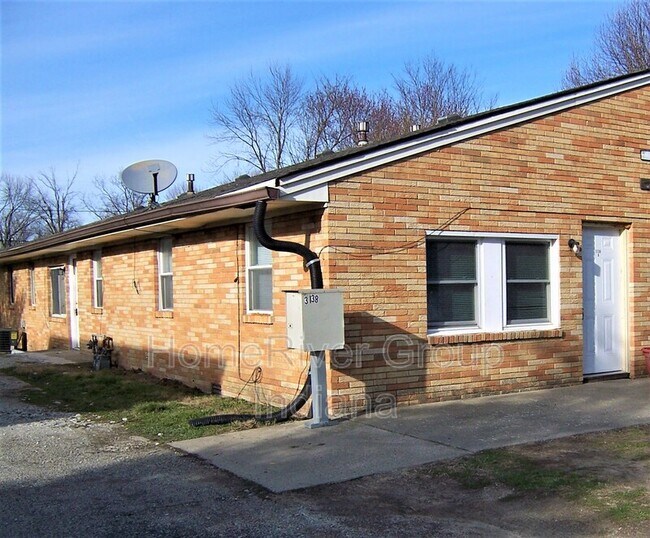 Primary Photo - 3138 E Bradbury Ave
