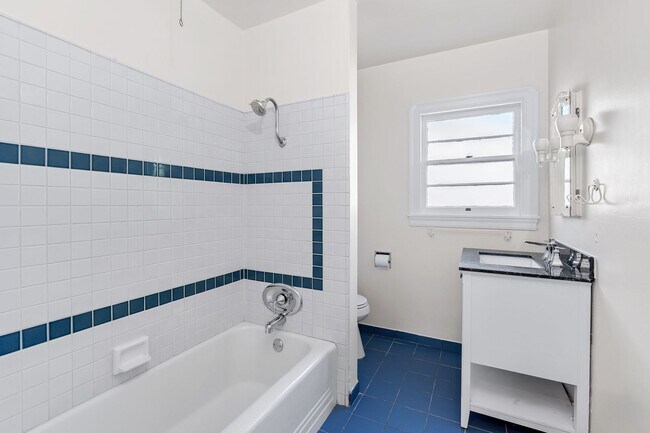 Building Photo - Downtown Napa 3 bed 2 bath single level home