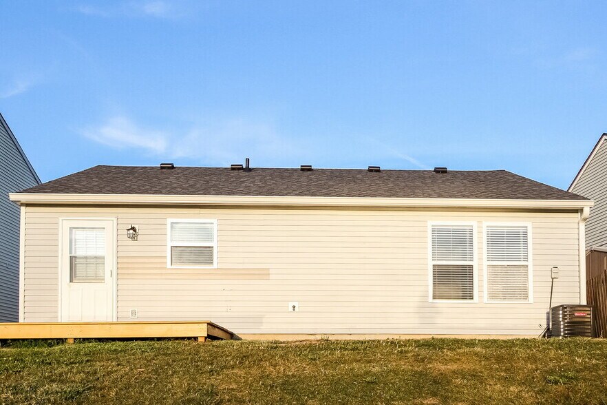 Building Photo - 2174 Providence Dr