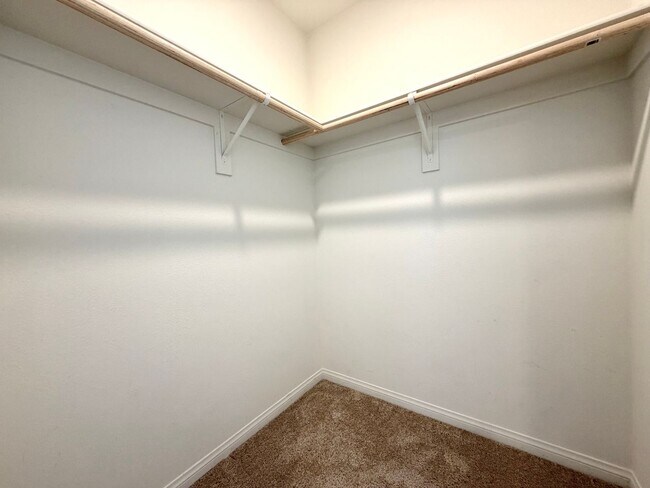 Building Photo - Solar Powered 4 Bedroom 3.5 Bath Sagewood Home with Private Casita & 3 Car Garage