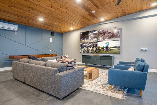 Building Photo - Paceline