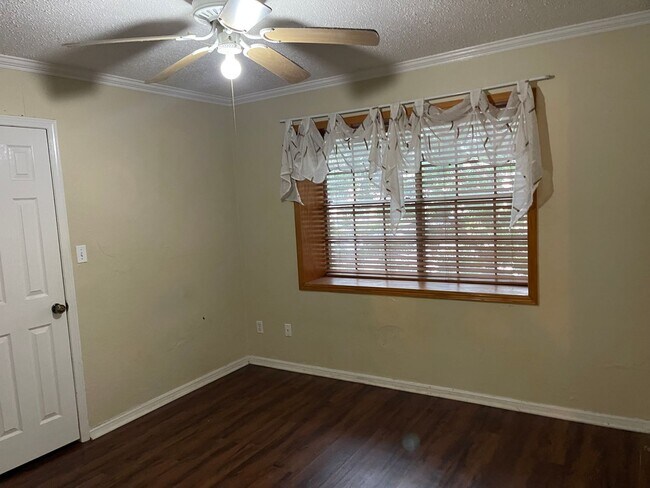 Building Photo - 3 bed upstairs condo in Norman, community ...