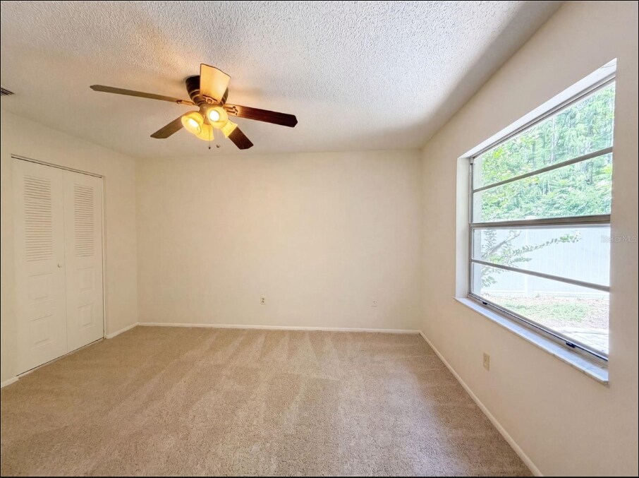 Building Photo - 5720 Kneeland Ln