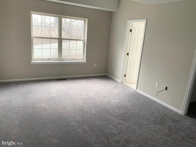 Building Photo - 1402 Reagan Ct