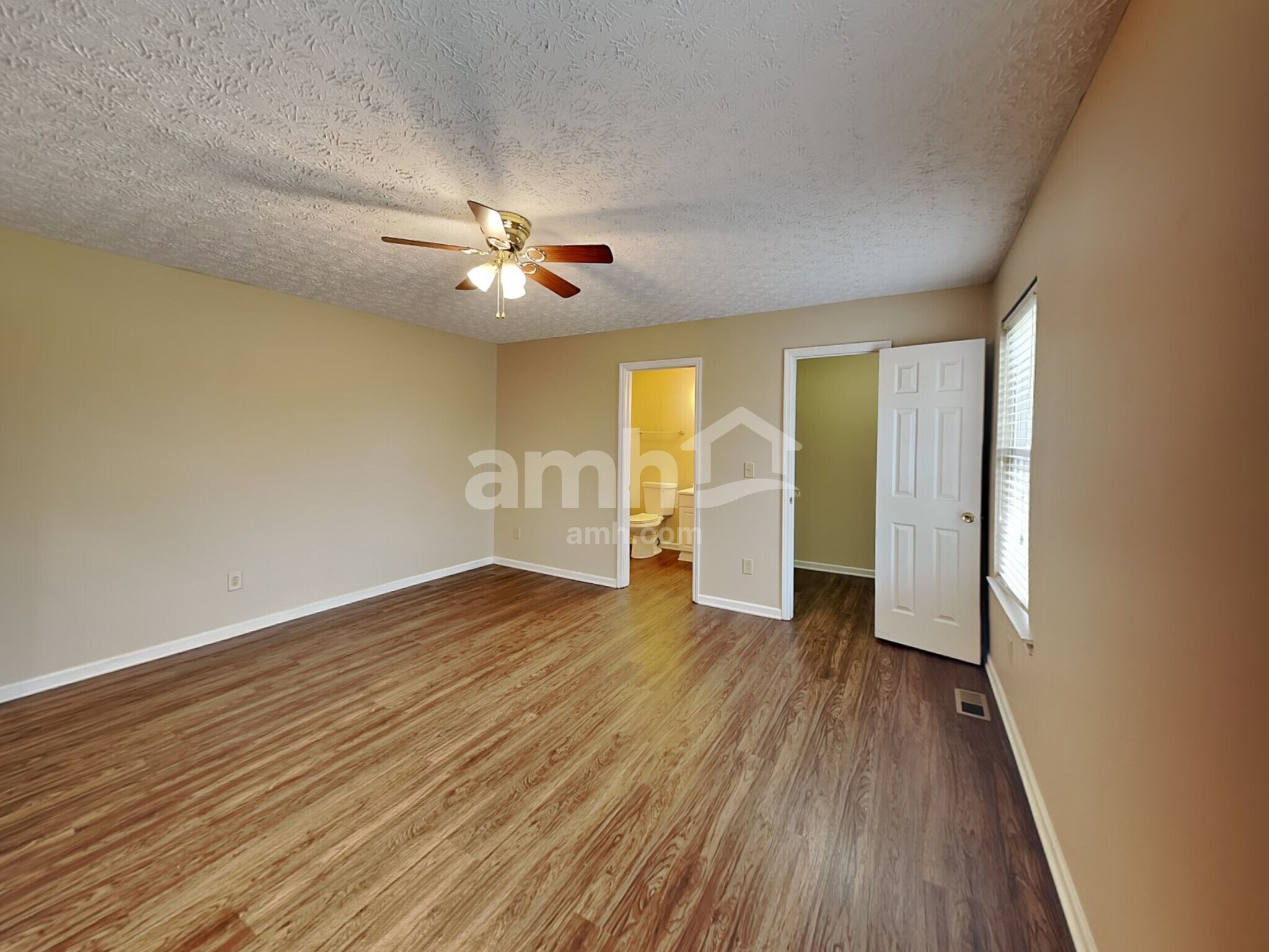 Building Photo - 1713 Convair Dr