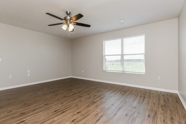 Building Photo - 349 Aldershot Ct