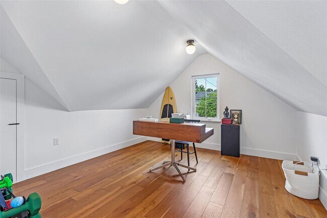 Building Photo - 1706 Perez St