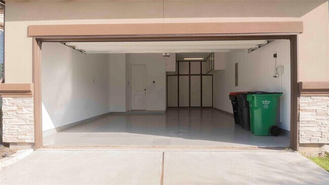 Building Photo - 6411 Tarrion Bay Ln