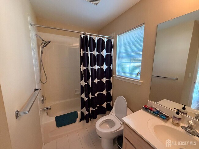 Building Photo - 87 Timberhill Dr