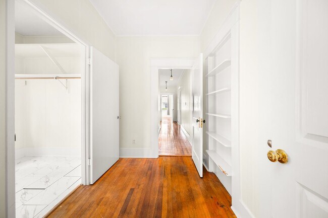 Building Photo - 2301 Hill St