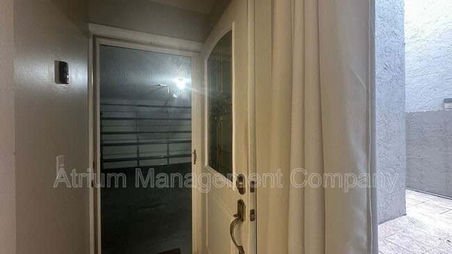 Building Photo - 1532 N Carolwood Blvd