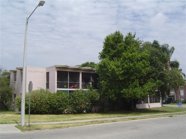 Building Photo - Westbridge