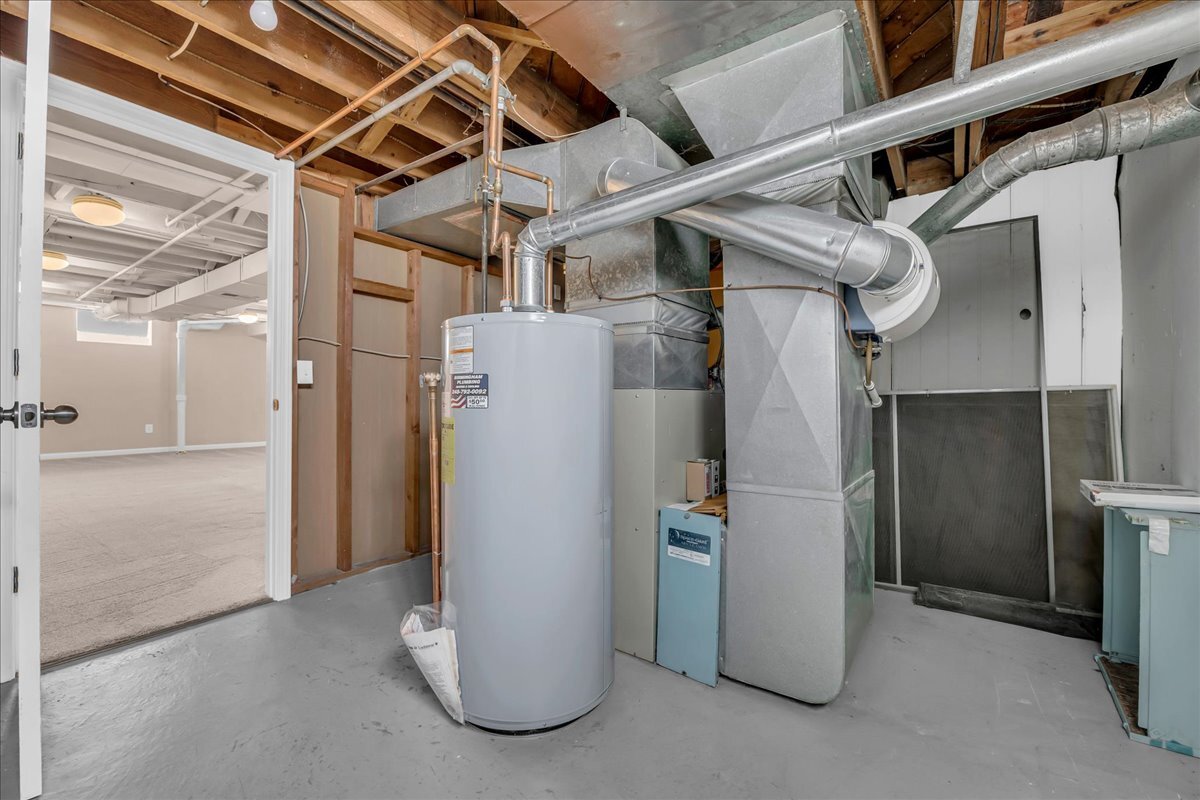 Building Photo - 2299 W Lincoln St