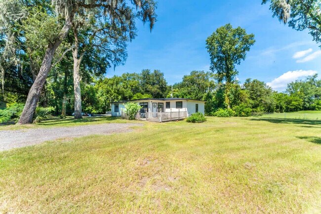Building Photo - 6057 Fleetwood Rd