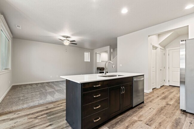 Building Photo - LOCATION!! Pristine Newer 4BR/2.5BA Home in Meridian’s Verado Subdivision