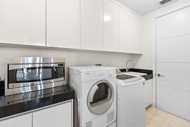 Building Photo - 9705 Collins Ave