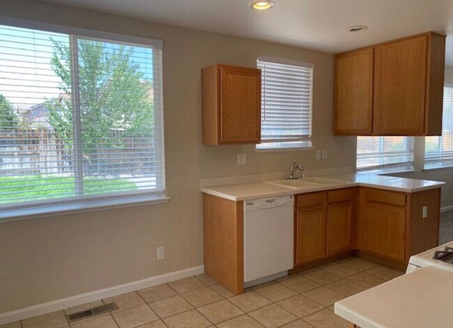 Building Photo - 10180 Hampton Park Dr