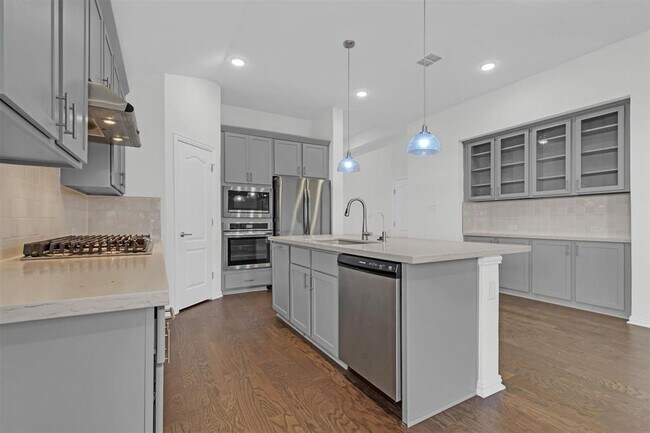 Building Photo - 356 Biscayne Bay Bend