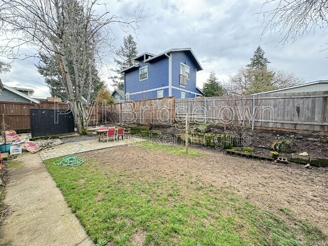 Building Photo - 7905 SE 17th Ave