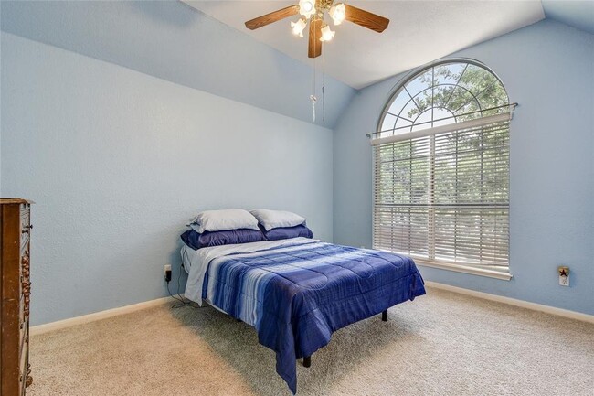 Building Photo - 1909 Springwater Dr