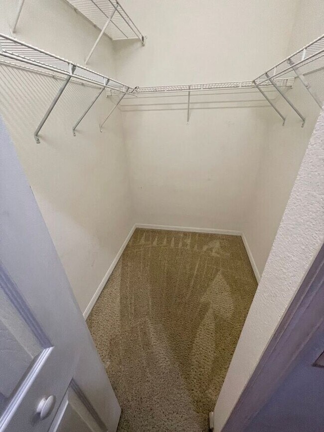 Building Photo - Bella Lago-Pool Home-1441 Beacon Dr Kissim...