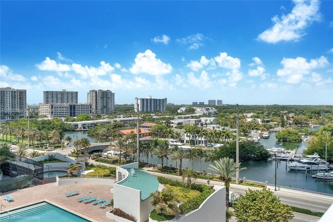 Building Photo - 16445 Collins Ave
