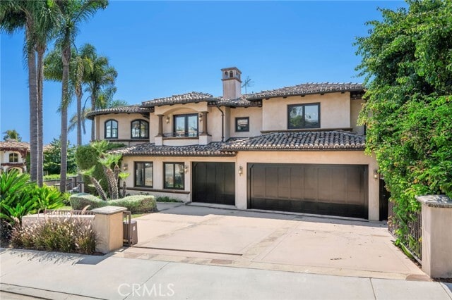 Building Photo - 215 S Poinsettia Ave