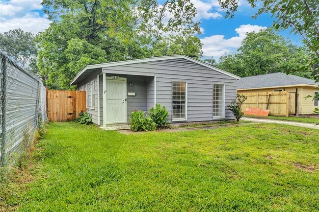 Building Photo - 5618 Malmedy Rd