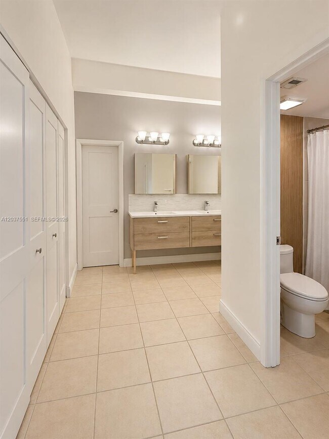 Building Photo - 7968 SW 105th Pl