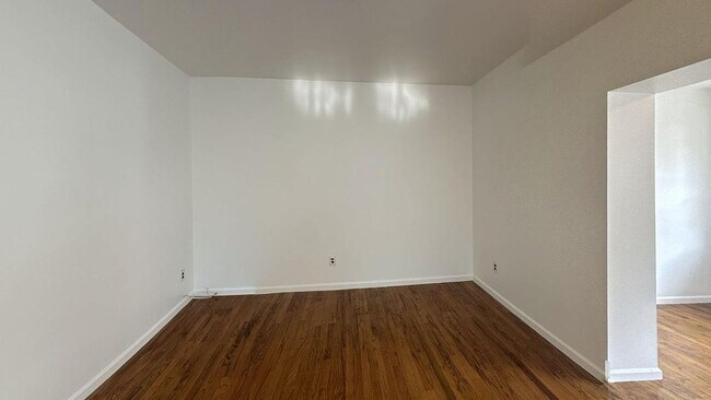 Building Photo - 208 W 260th St