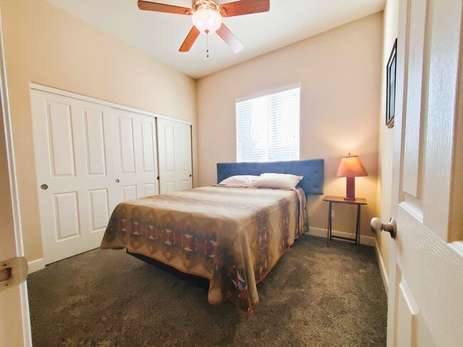 Building Photo - Gorgeous executive style home available fo...