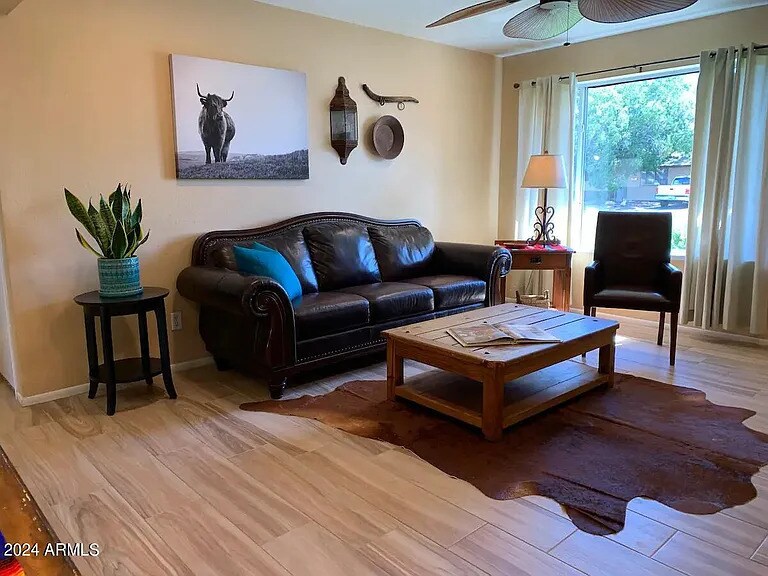 Building Photo - 3018 S Dromedary Dr