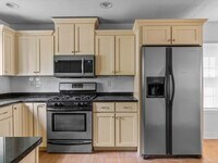 Building Photo - 40 Brattle St