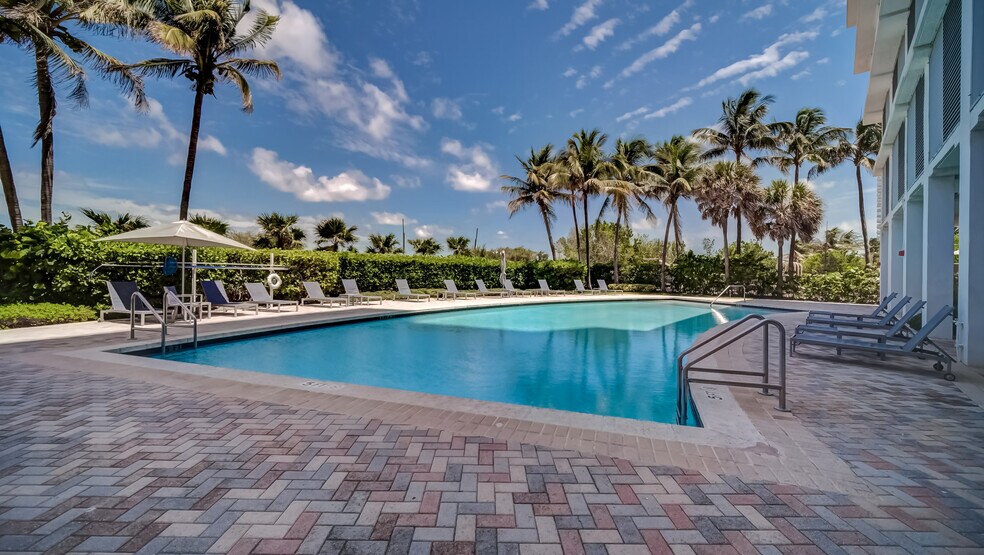 Building Photo - 6515 Collins Ave