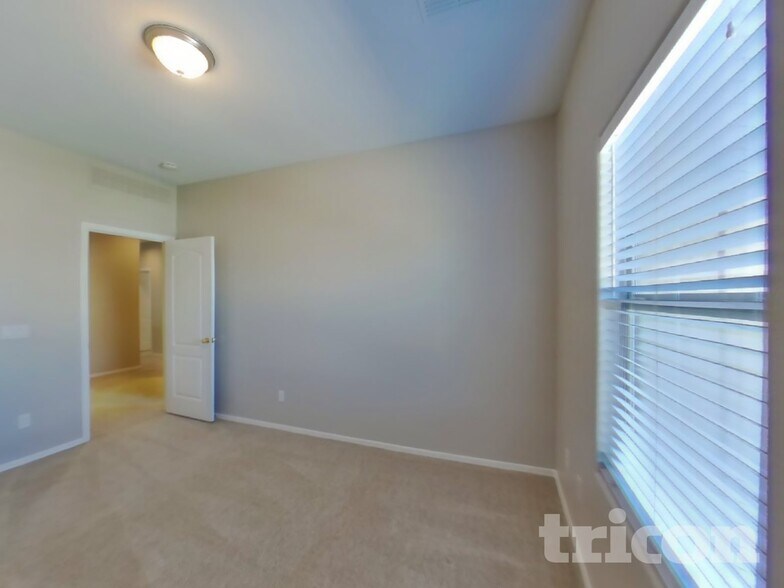 Building Photo - 883 E Dust Devil Cir