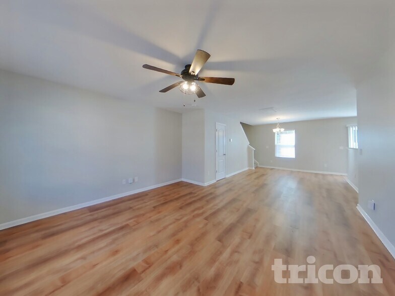 Building Photo - 933 Joselynn Drive