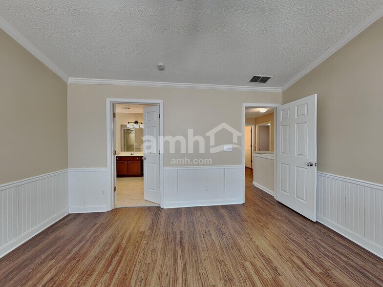 Building Photo - 2208 Sprucewood Dr NW