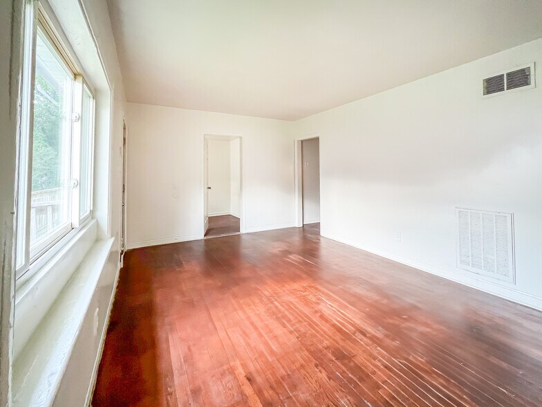 Building Photo - 1416 Minefee St